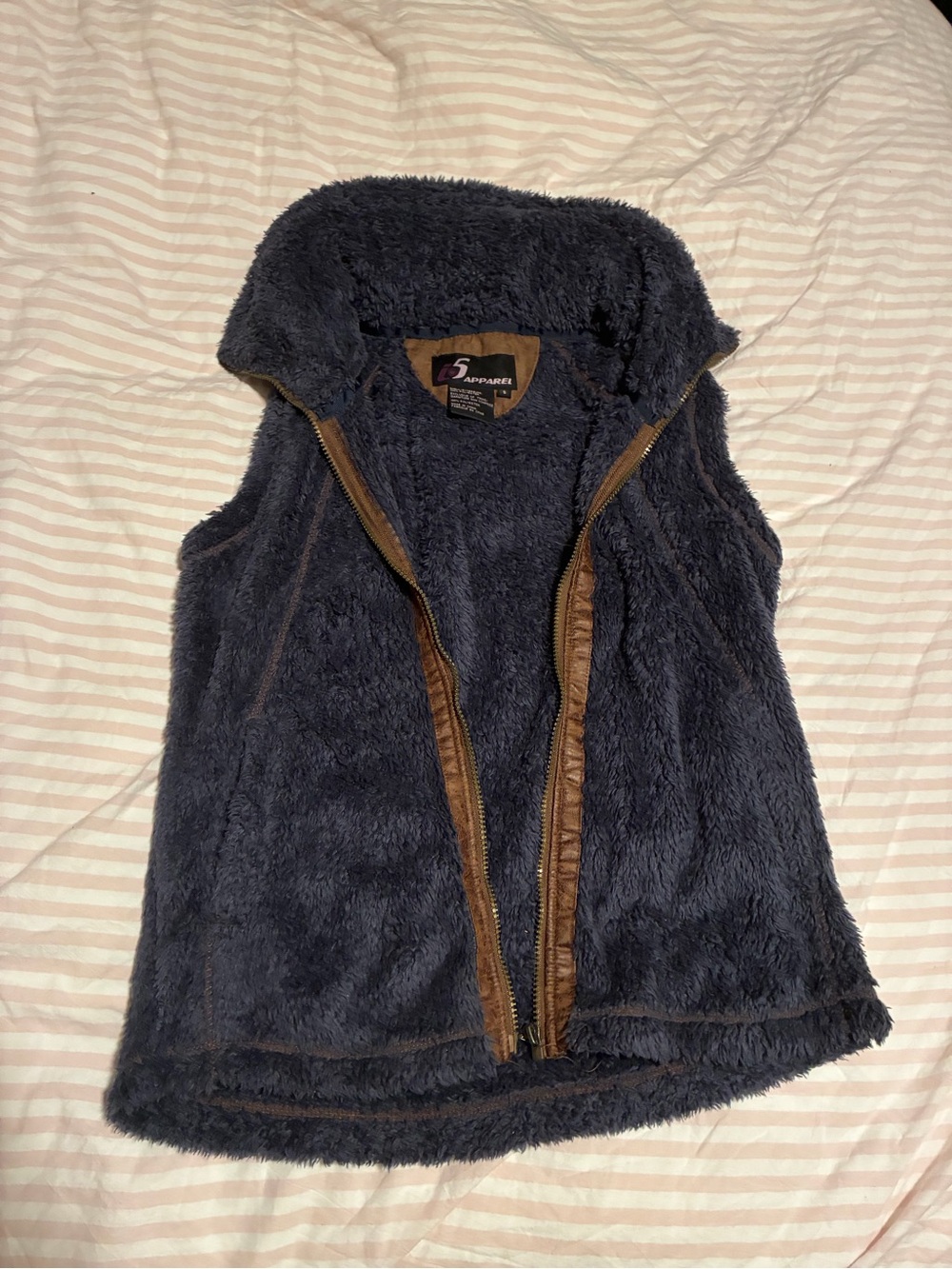Cozy Navy Sherpa Vest with Contrast Trim